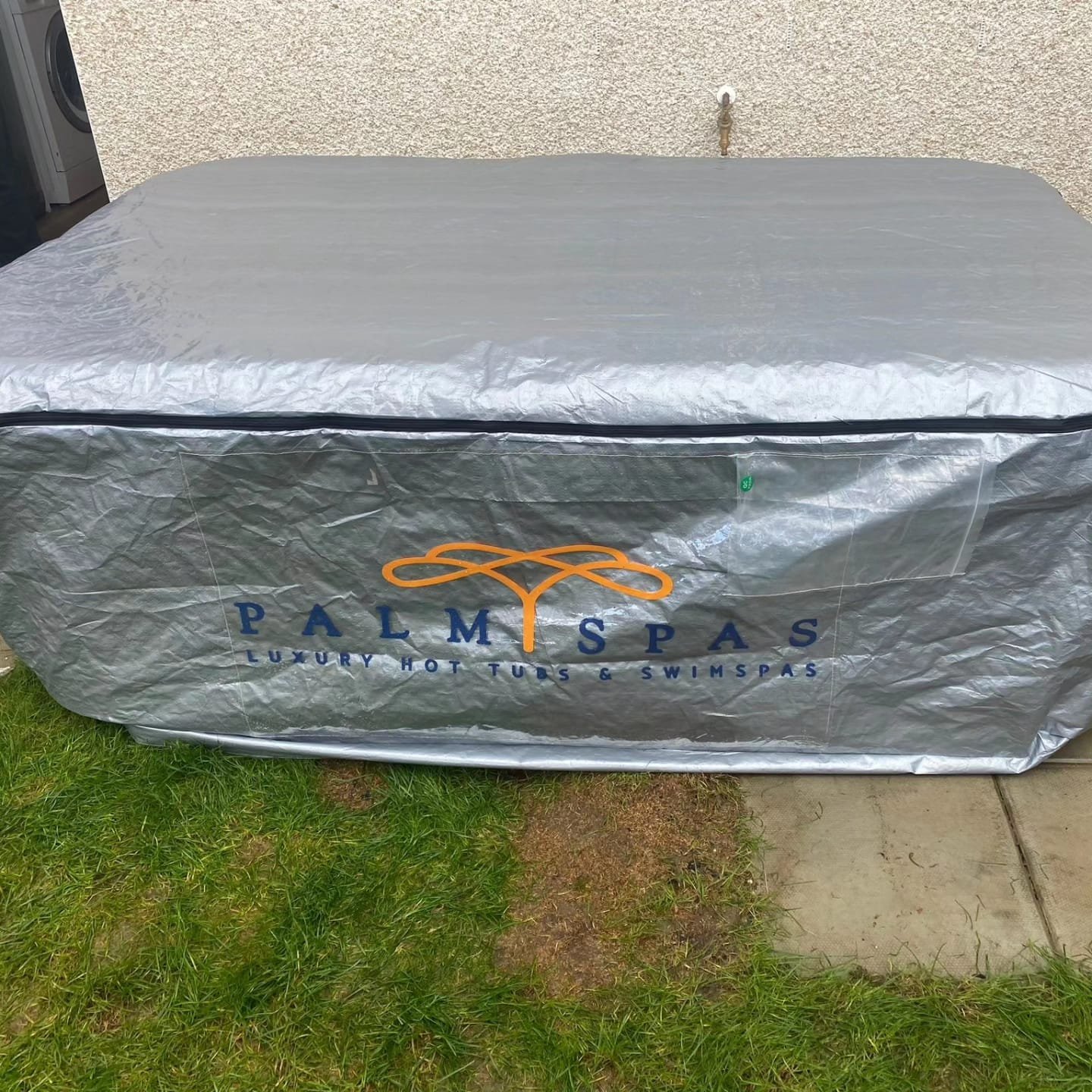 Dual Lounger Winter Thermal Cover - Ex Demo - Suitable for hot tubs 2000 x 1250 x 740mm 2 Dual Lounger Winter Thermal Cover - Ex Demo - Suitable for hot tubs 2000 x 1250 x 740mm - Image 2