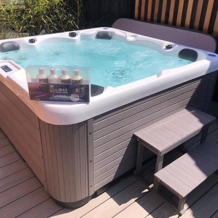 Trident Hot Tub 13AMP Plug and Play 5 seater 2000 x 2000 x 900mm 3 Trident Hot Tub 13AMP Plug and Play 5 seater 2000 x 2000 x 900mm - Image 3