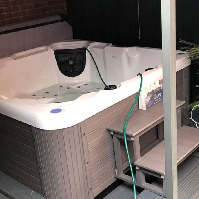 Trident Hot Tub 13AMP Plug and Play 5 seater 2000 x 2000 x 900mm 7 Trident Hot Tub 13AMP Plug and Play 5 seater 2000 x 2000 x 900mm - Image 7