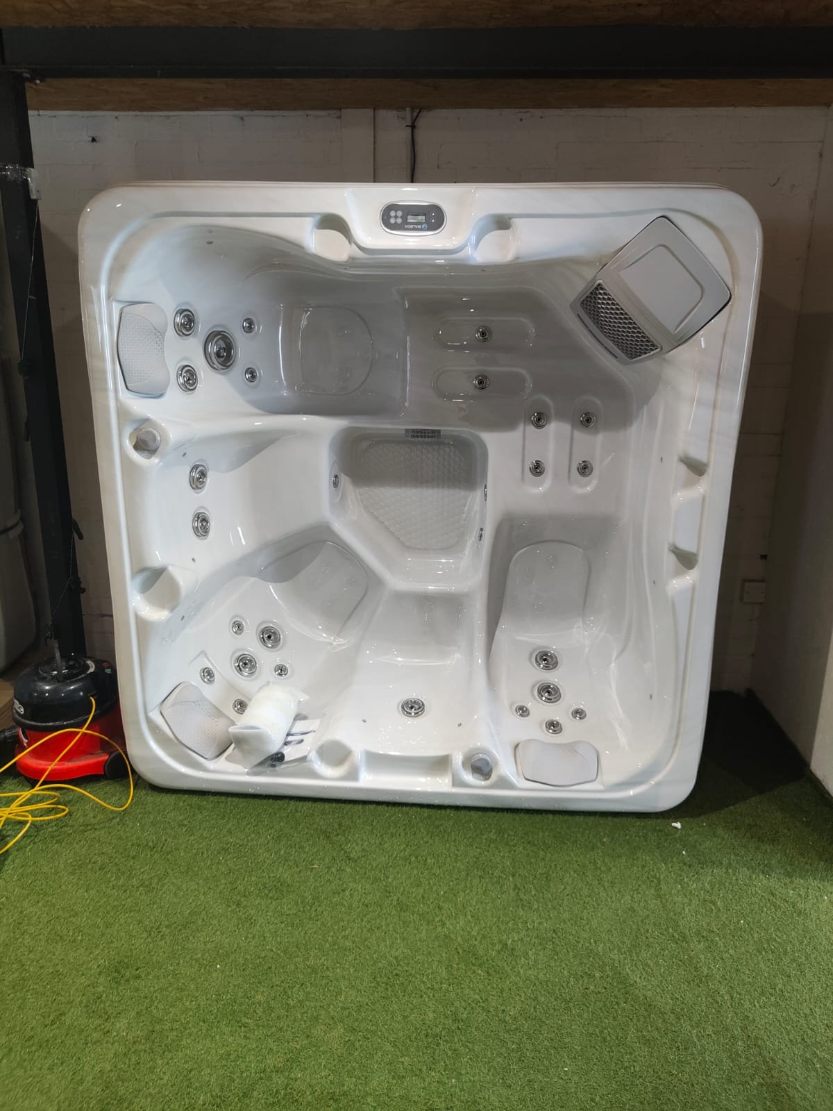 Ex Demo Palm Spas Value 5 Plus - 5 Seat Twin Lounger Hot Tub (Showroom Display- July 2026) 1 Ex Demo Palm Spas Value 5 Plus - 5 Seat Twin Lounger Hot Tub (Showroom Display- July 2026)